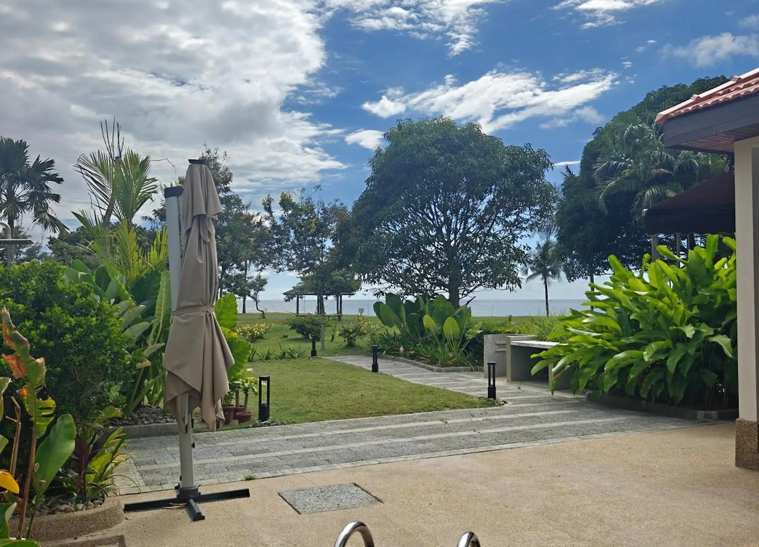 Sabah Beach Villas&Suites Kota Kinabalu Resort