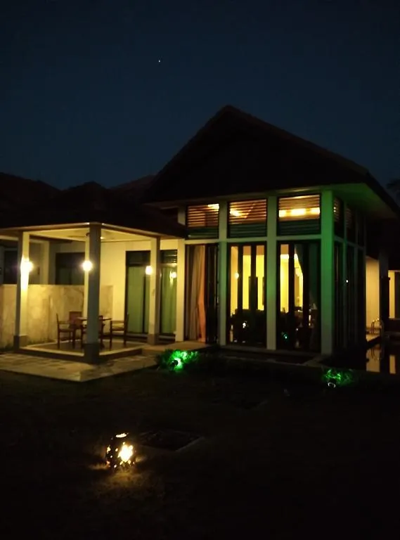 Sabah Beach Villas & Suites Kota Kinabalu 3*,