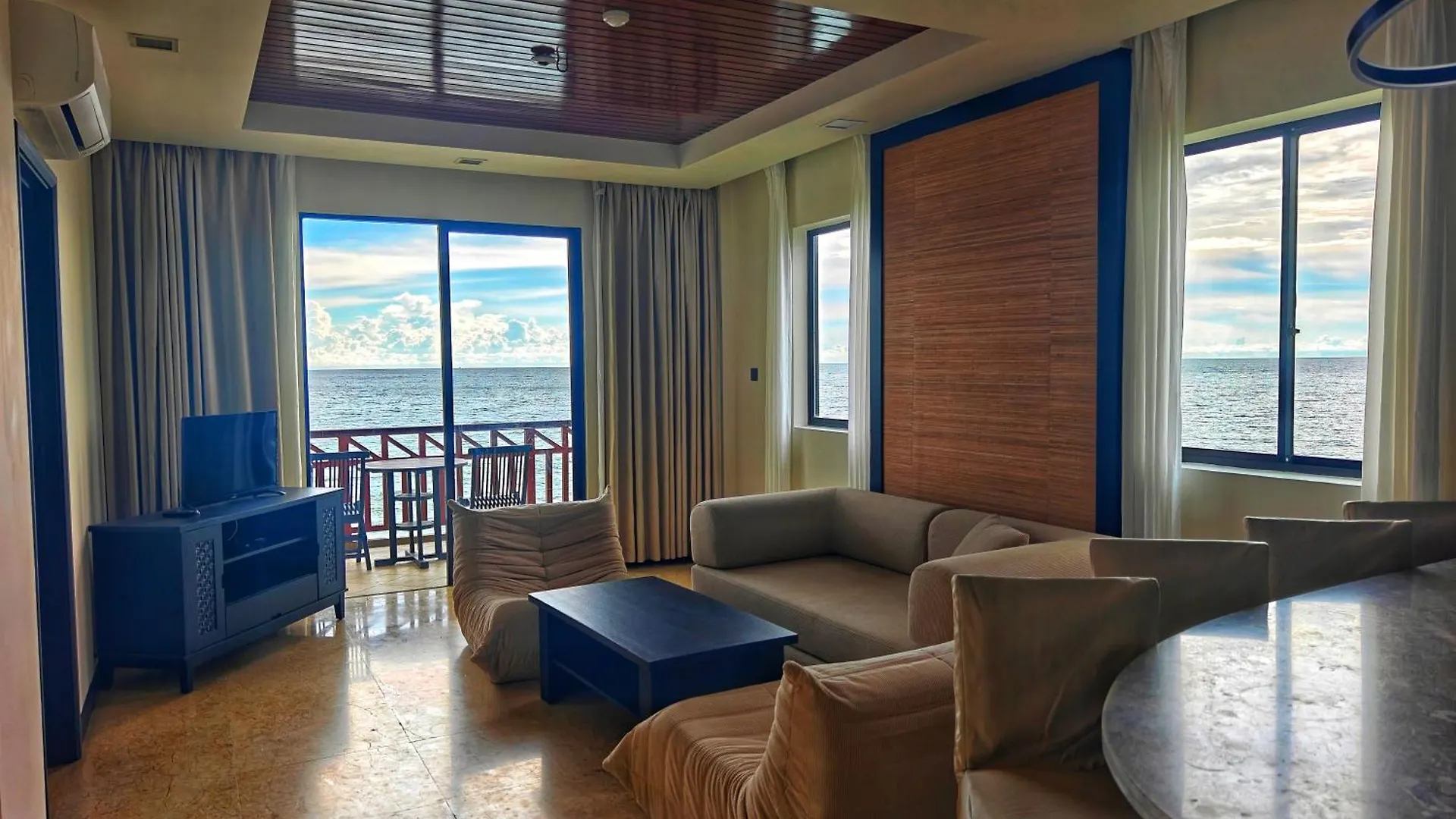Sabah Beach Villas & Suites Kota Kinabalu 3*,